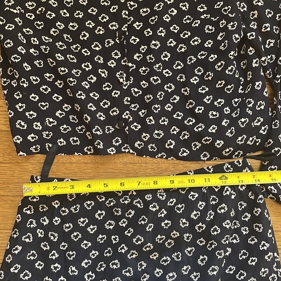 Silk skirt and matching top - Picture 11 of 12